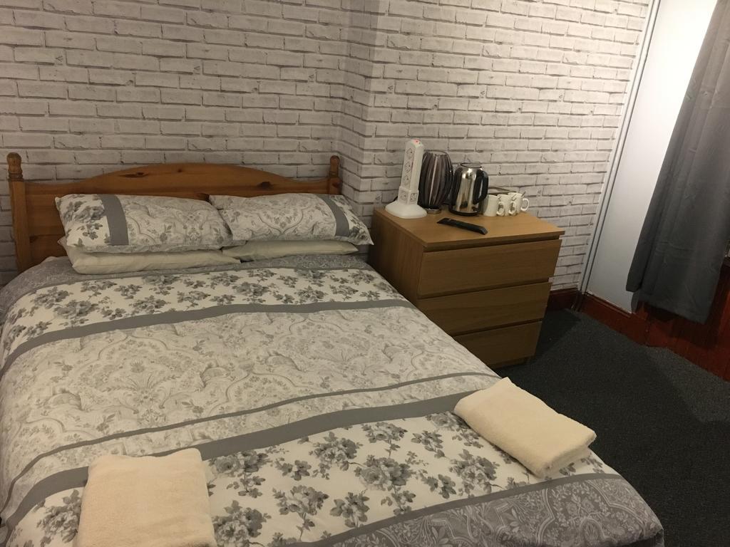 Ark House Inn Странрер Екстериор снимка